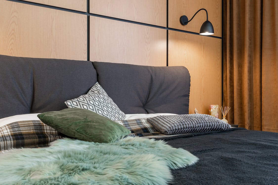 How Many Euro Shams For King Bed? What Size Do You Need? My Organic Sleep