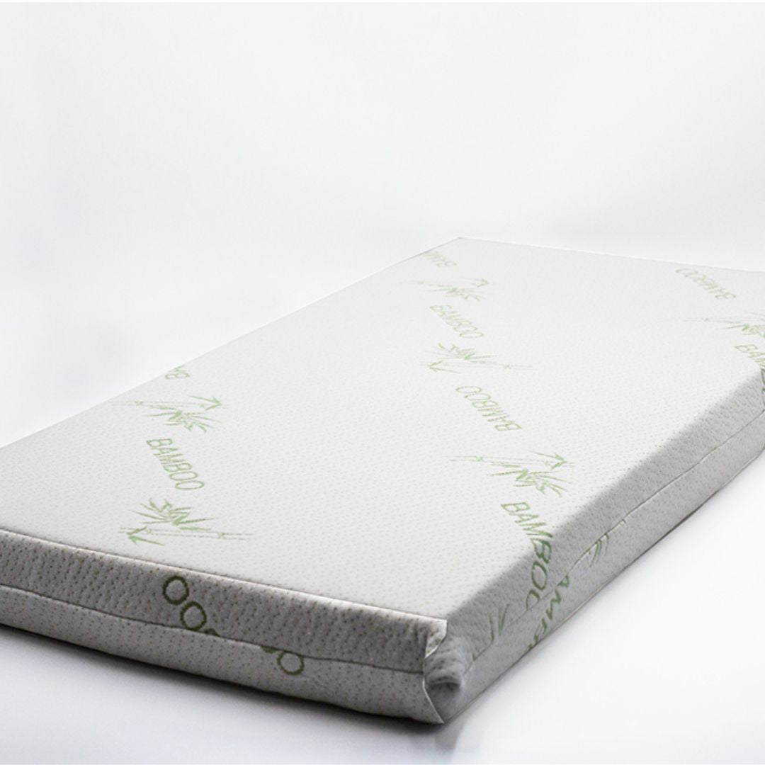 High-thread count bamboo mattress cover, ideal for cooling sleep environment